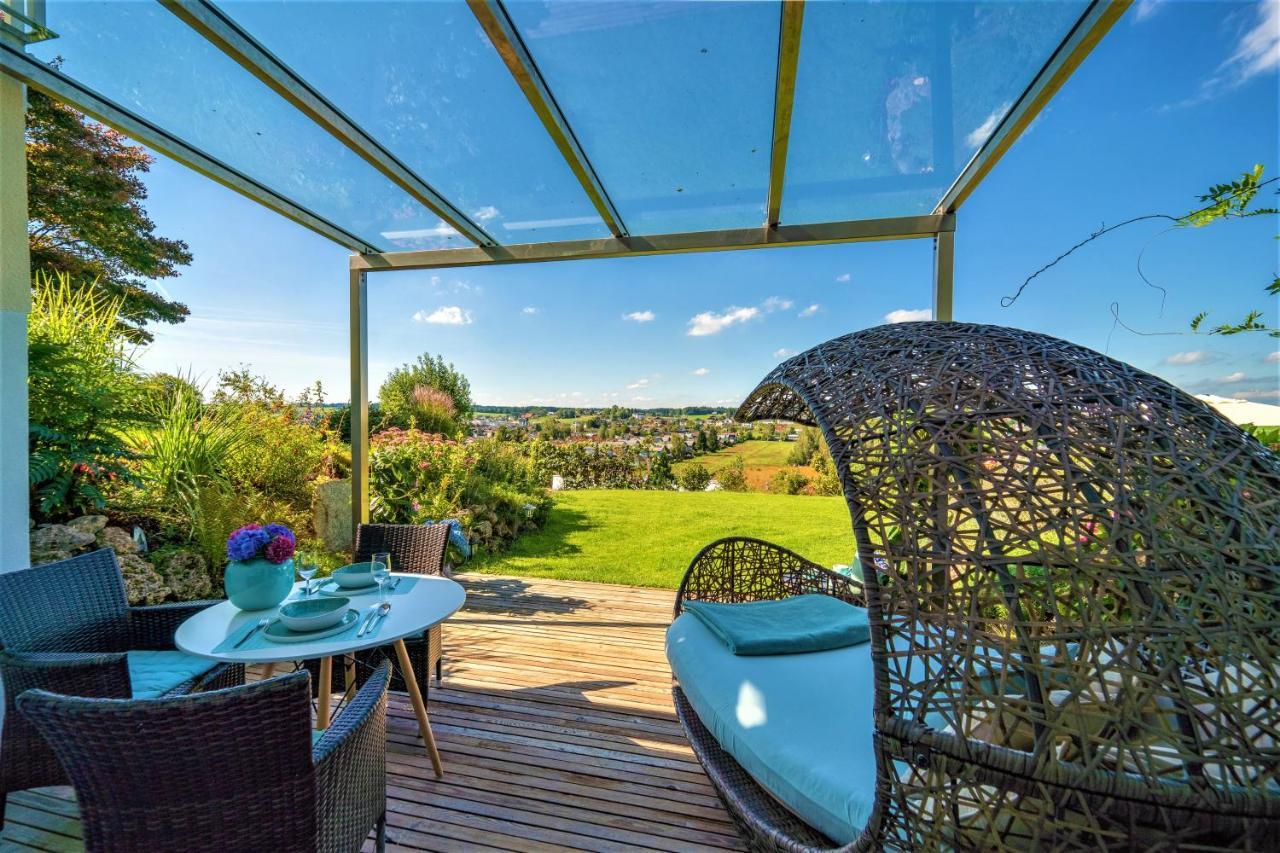 Appartamento Haus Am Weinberg II Seekirchen am Wallersee Esterno foto