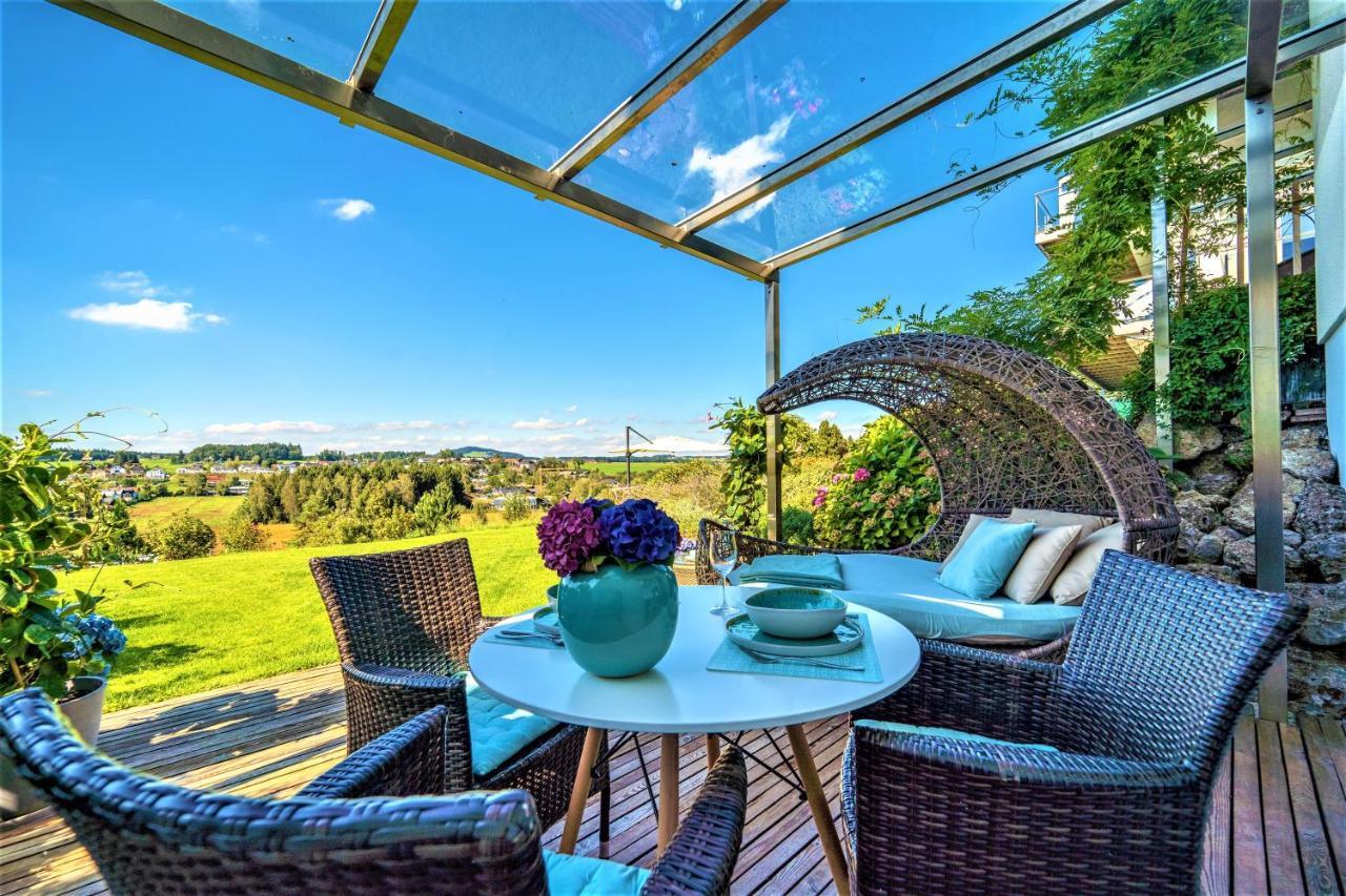 Appartamento Haus Am Weinberg II Seekirchen am Wallersee Esterno foto