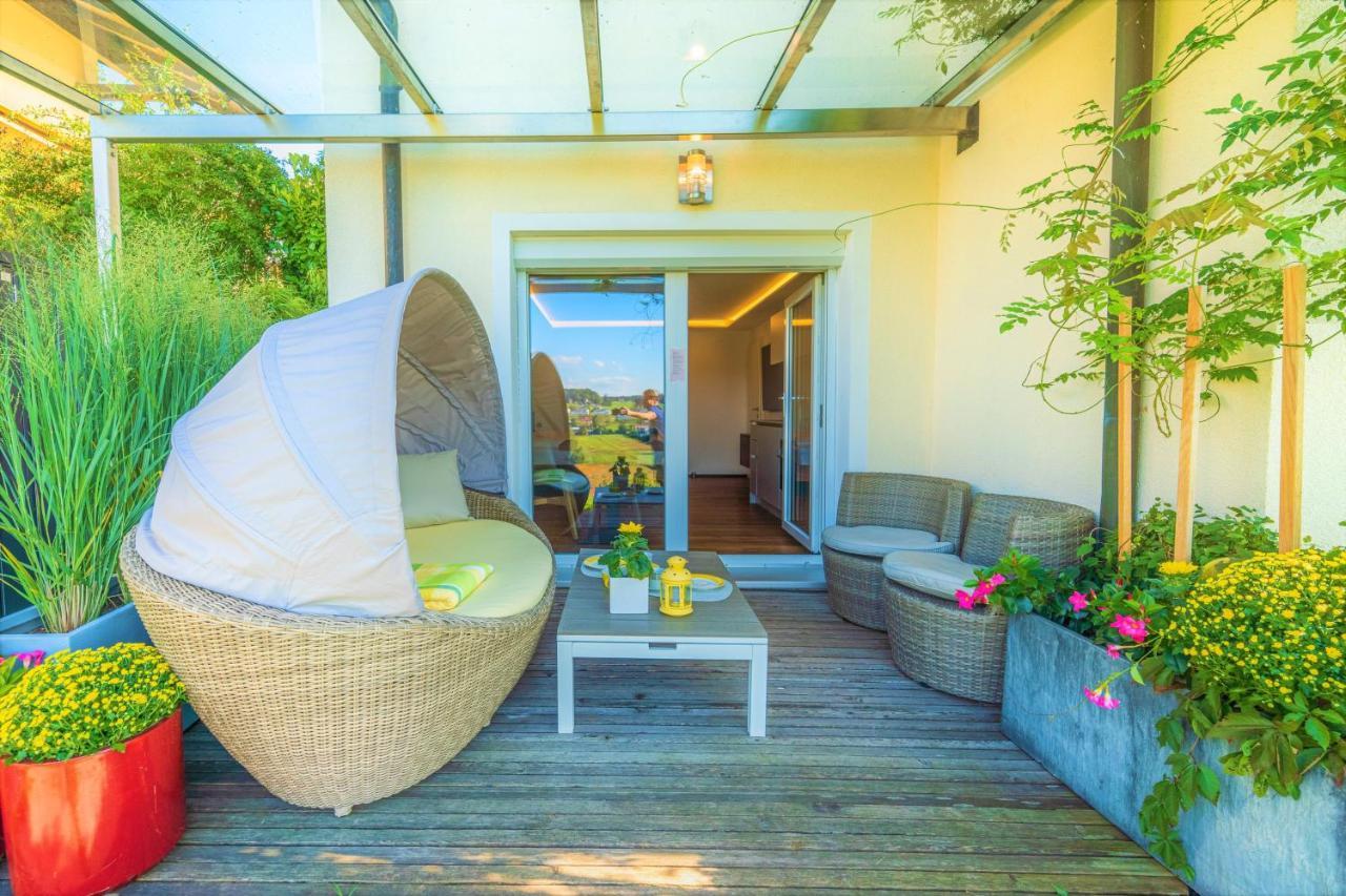 Appartamento Haus Am Weinberg II Seekirchen am Wallersee Esterno foto