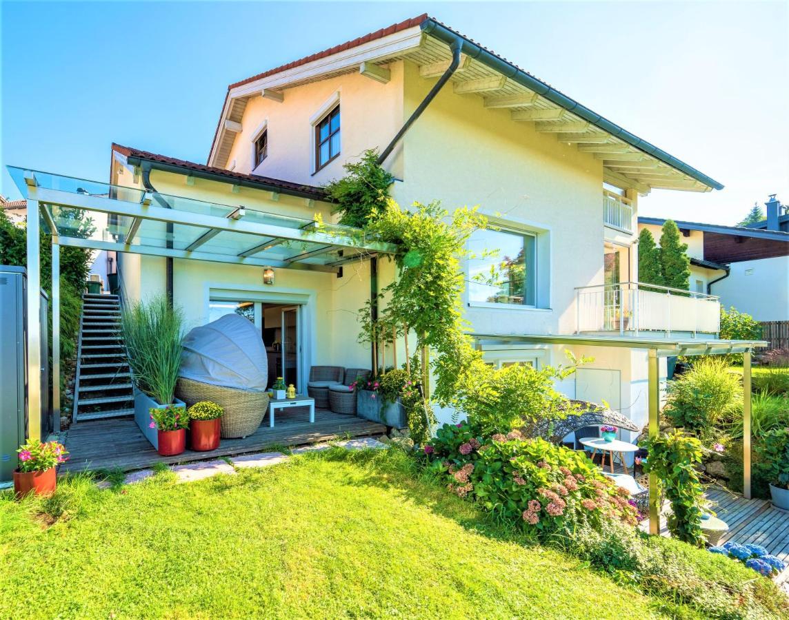 Appartamento Haus Am Weinberg II Seekirchen am Wallersee Esterno foto