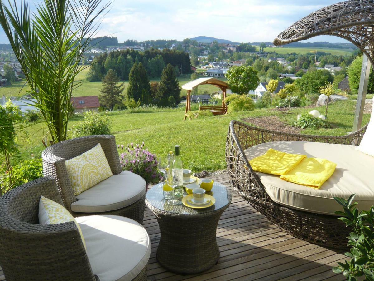 Appartamento Haus Am Weinberg II Seekirchen am Wallersee Esterno foto