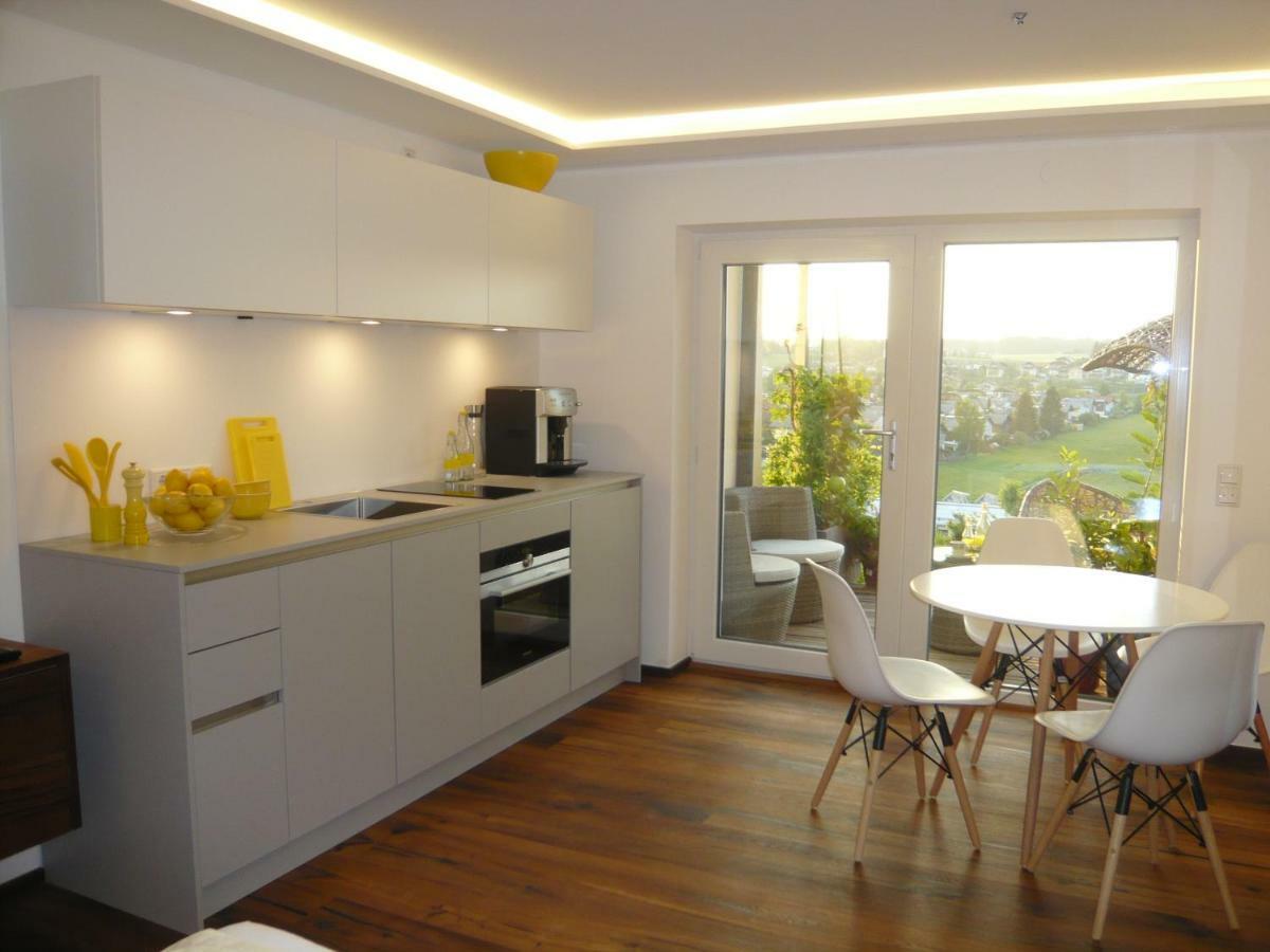 Appartamento Haus Am Weinberg II Seekirchen am Wallersee Esterno foto