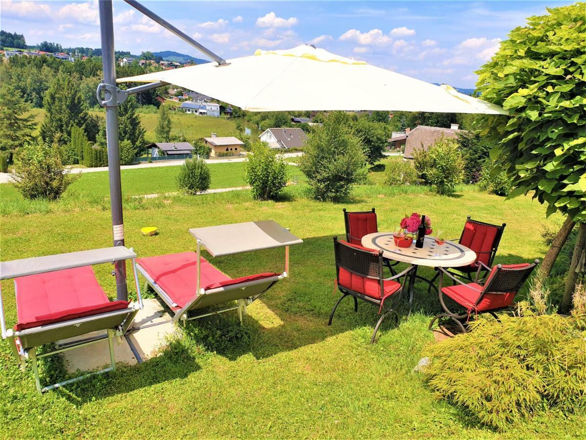 Appartamento Haus Am Weinberg II Seekirchen am Wallersee Esterno foto