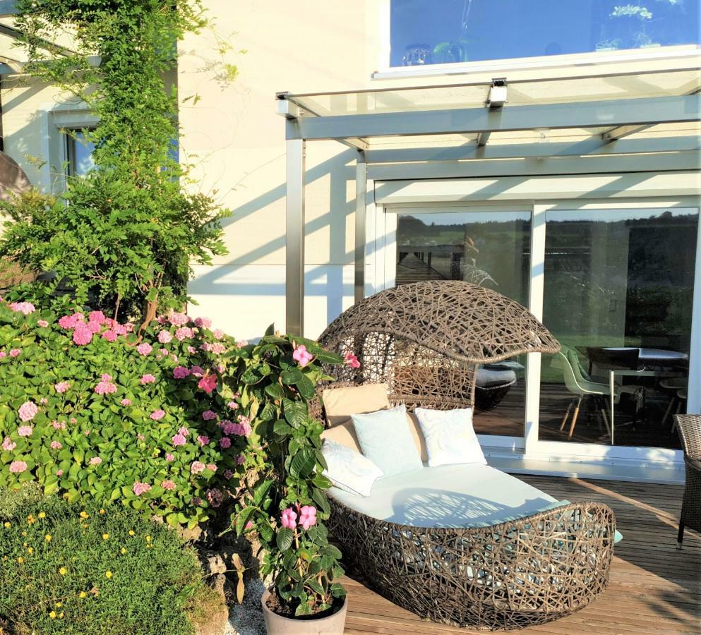Appartamento Haus Am Weinberg II Seekirchen am Wallersee Esterno foto