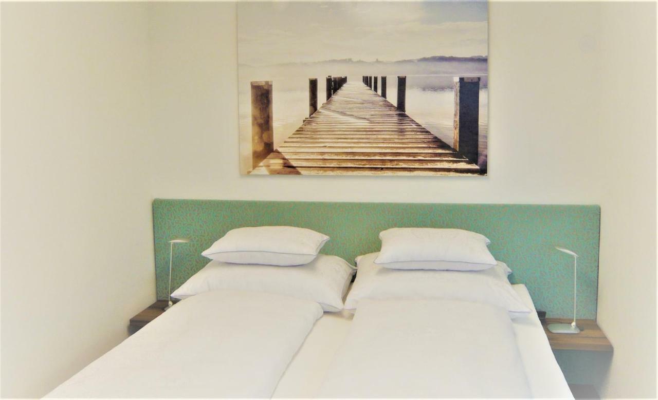 Appartamento Haus Am Weinberg II Seekirchen am Wallersee Esterno foto